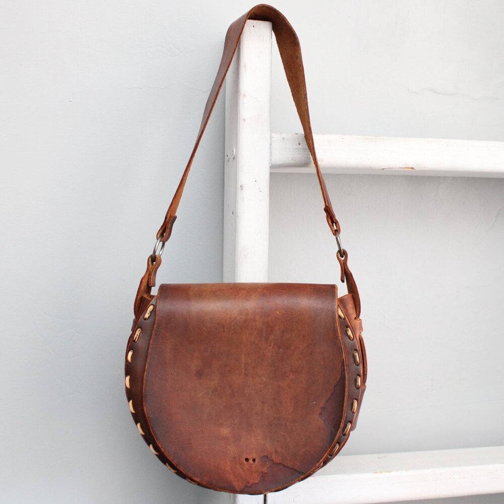 Vintage 70's Tooled Brown Full Grain Leather Saddle Crescent Shoulder Bag Purse